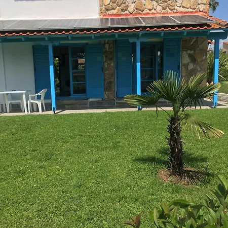Blue House Tatil Evi Kalandra